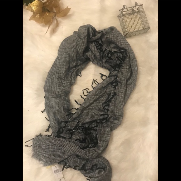 🔥New! BCBGeneration chic scarf/ pashmina wrap🔥 - Picture 1 of 5